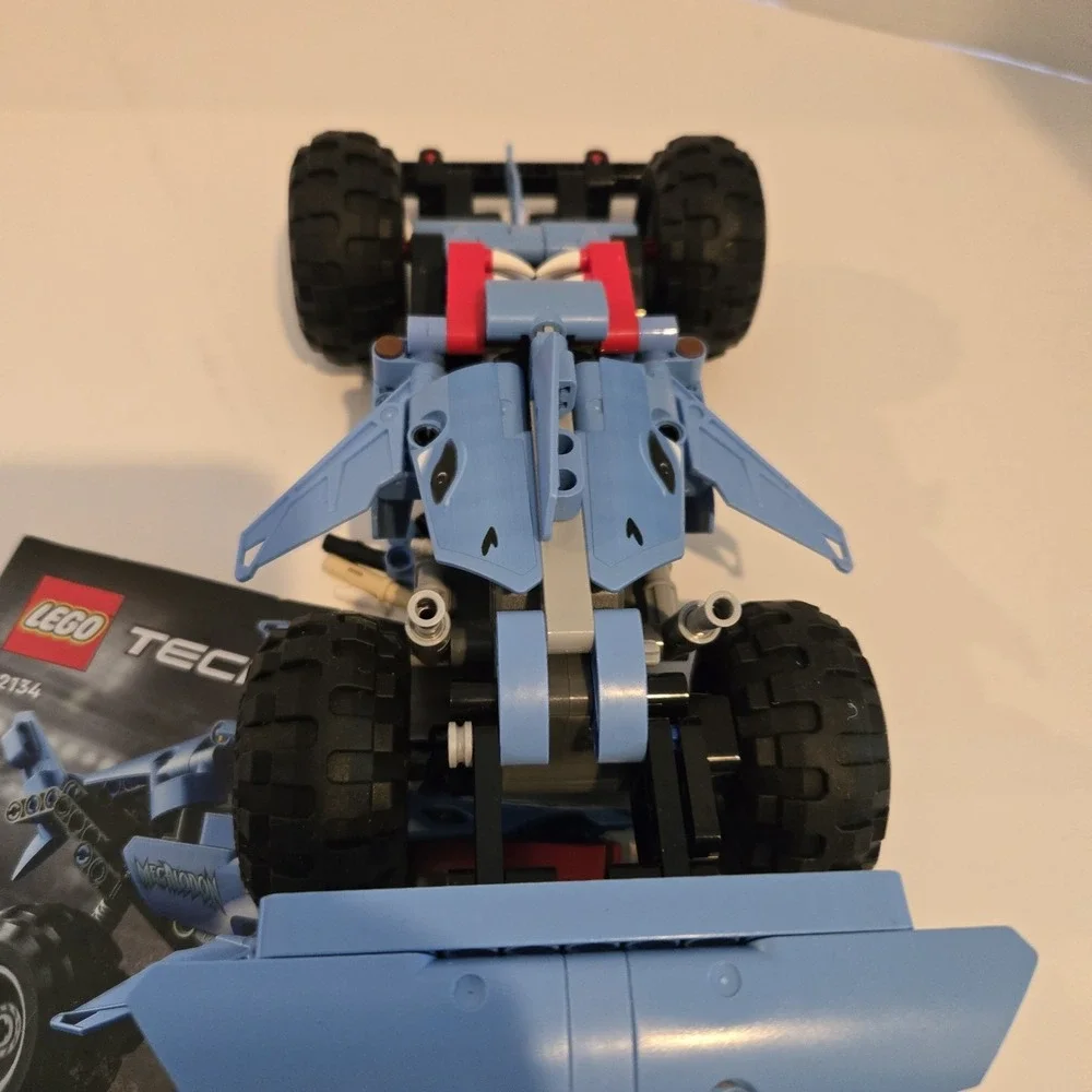 LEGO‎ TECHNIC: Monster Jam Megalodon (42134) Complete W Booklet